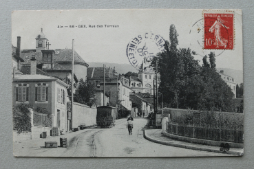 Ansichtskarte AK Gex 1907 Rue des Terraux Strassenbahn Tram Strassenansicht Frankreich France 01 Ain